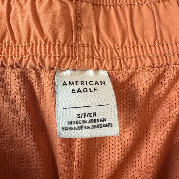 AE Trekker shorts - Picture 3 of 3